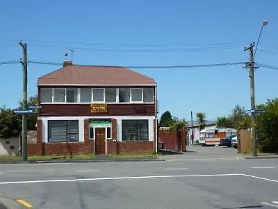 Отель Racecourse Backpackers Hostel Christchurch