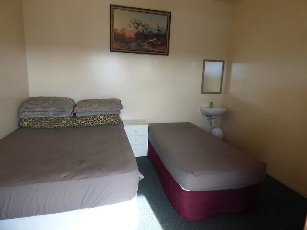 Racecourse Backpackers Hostel Christchurch Отель