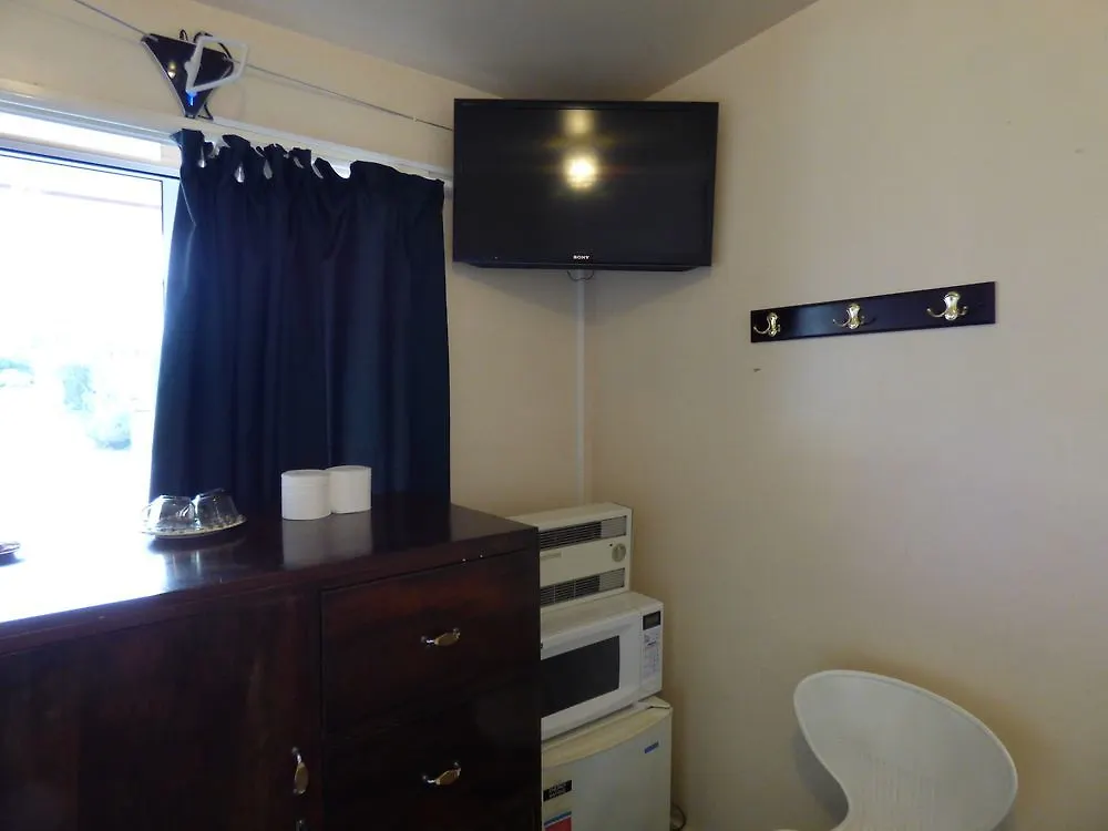 Racecourse Backpackers Hostel Christchurch 2*,  Новая Зеландия
