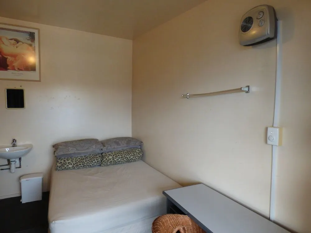 Racecourse Backpackers Hostel Christchurch Отель