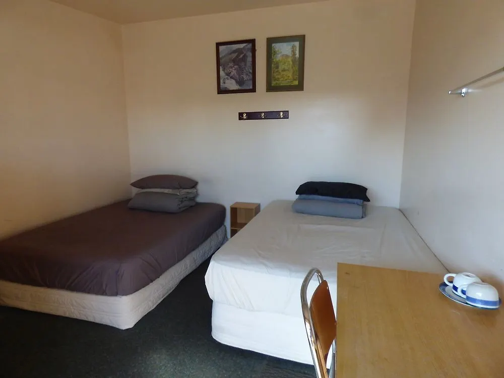Отель Racecourse Backpackers Hostel Christchurch