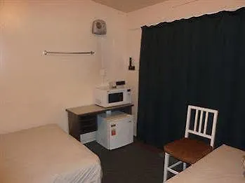 Racecourse Backpackers Hostel Christchurch Hotel